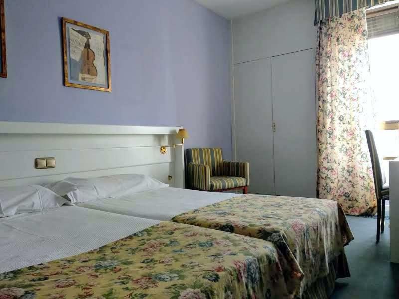 Hotel Las Cigueenas Trujillo Zewnętrze zdjęcie