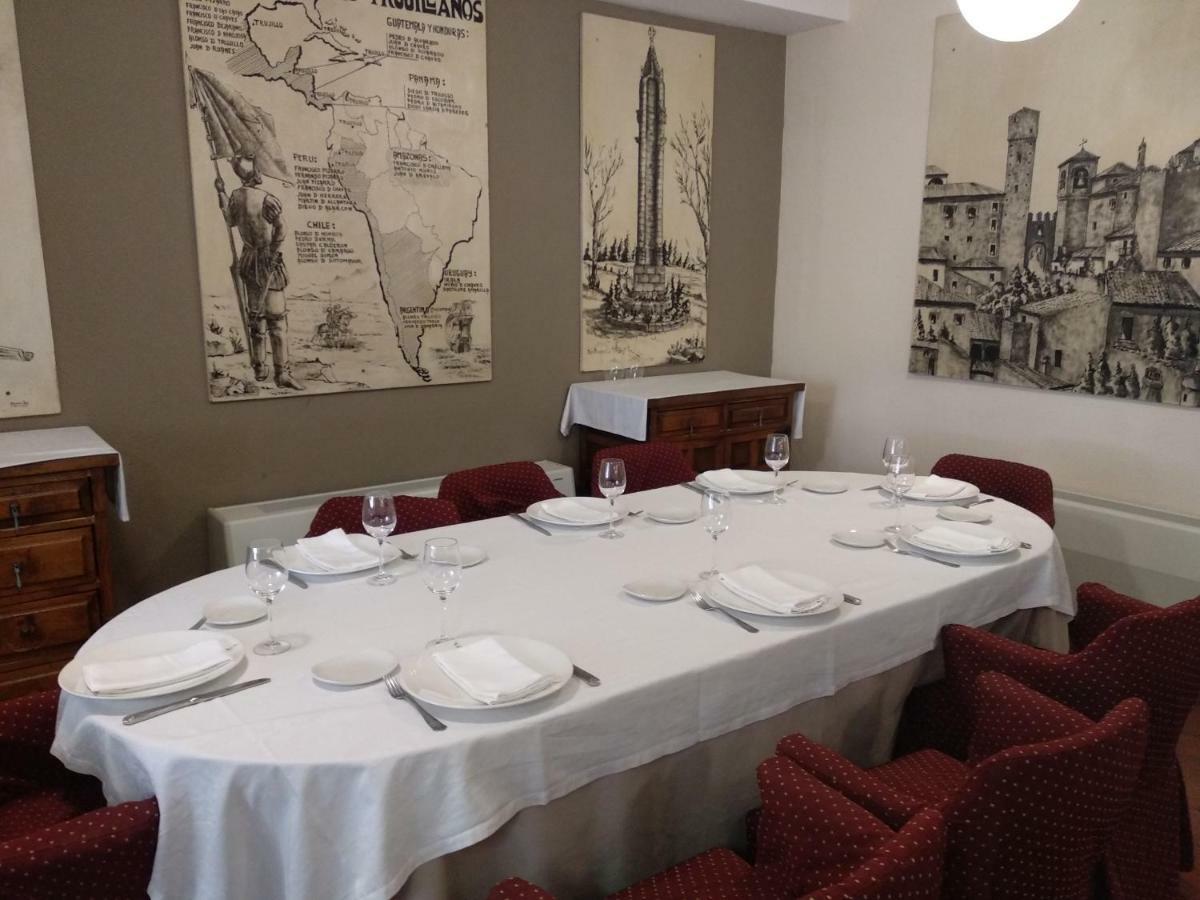 Hotel Las Cigueenas Trujillo Zewnętrze zdjęcie