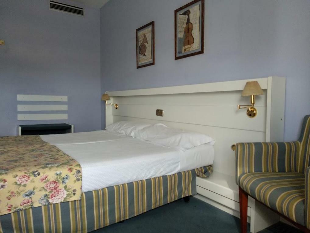 Hotel Las Cigueenas Trujillo Zewnętrze zdjęcie